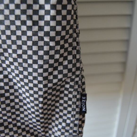 Noise Amsterdam XL White and Black Short Sleeve Button Down Shirt | Size XL - Picture 4 of 6